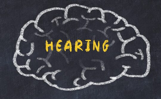 Neuroplasticità corticale e funzione cognitiva: benefici degli apparecchi acustici nelle fasi iniziali