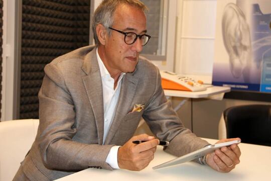 Apparecchi acustici: rivedere DPCM sui nuovi LEA