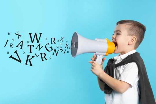 Come migliorare l’elaborazione del parlato nei bambini con ipoacusia