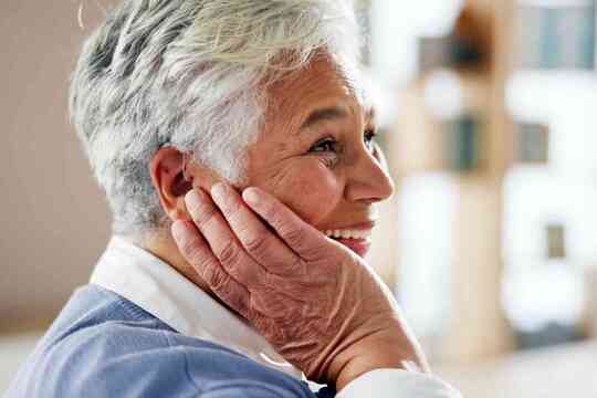 Apparecchi acustici e rischio di demenza: uno studio basato sui dati della UK Biobank