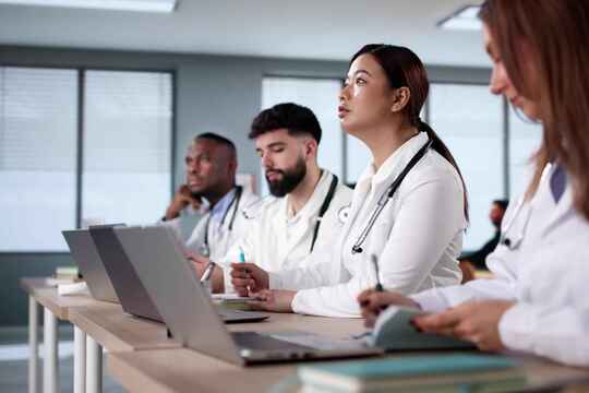 Realtà virtuale e modelli stampati in 3D: l’innovazione nella formazione neurochirurgica