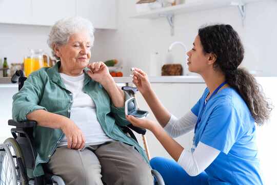 Rischio di demenza: secondo nuovo studio fino al 32% dei casi è dovuto a deficit uditivi